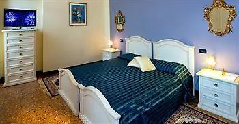 Bed & Breakfast Ca' Cappellis Venice
